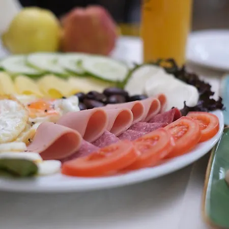 & Restaurant Am Schlosspark 3*