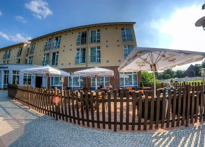 & Restaurant Am Schlosspark Hotel