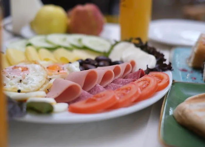 & Restaurant Am Schlosspark 3*