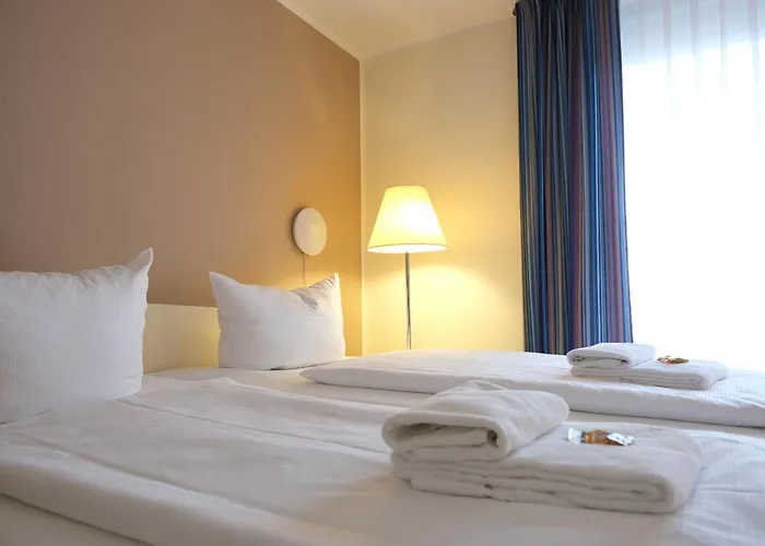 & Restaurant Am Schlosspark 3*